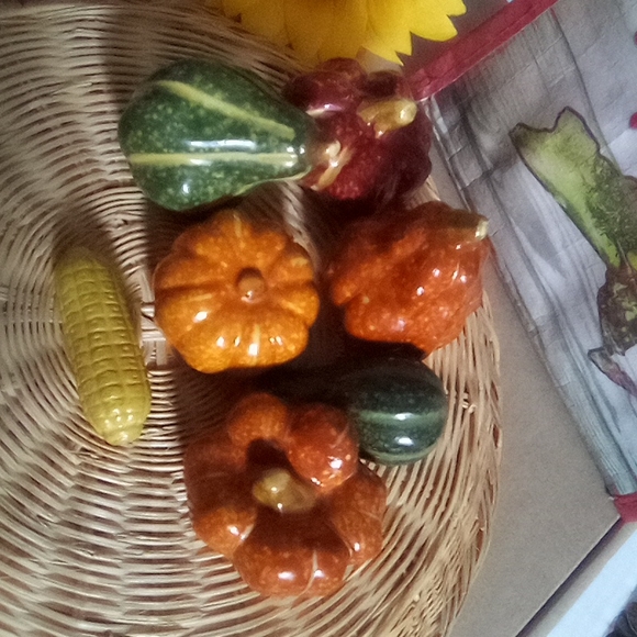 Vintage Ceramics,Mini Harvest Pumpkins and Gourd's - Picture 10 of 16